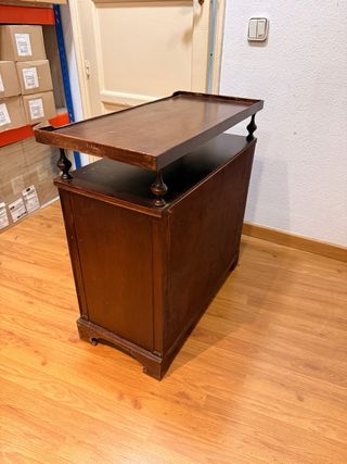 Mueble recibidor antiguo de madera