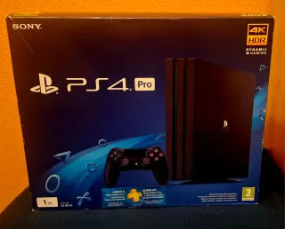 PS4 Pro + 6 juegos + 2 mandos + caja original