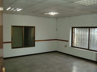 Se alquila nave industrial