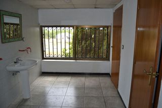 Se alquila nave industrial