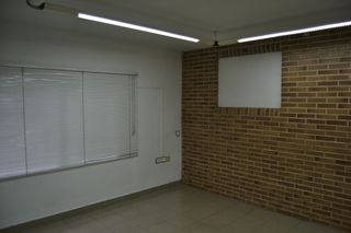 Se alquila nave industrial