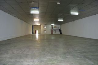 Se alquila nave industrial