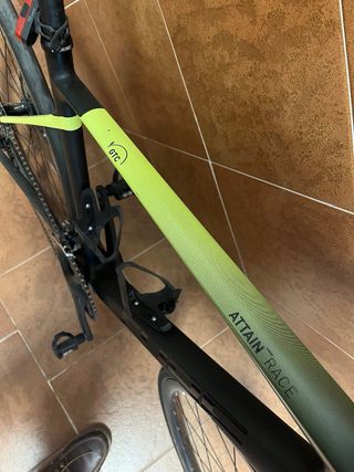 Bicicleta carretera Cube Attain Race