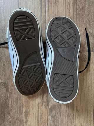 Converse All Star Chuck Taylor. Blancas, talla 39.