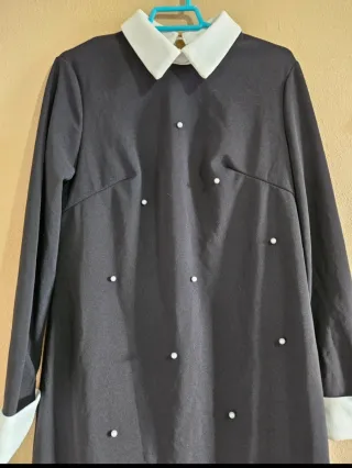 Vestido Shein negro con perlas