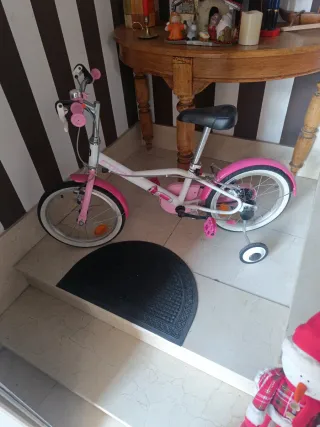 Bicicleta infantil rosa sin usar