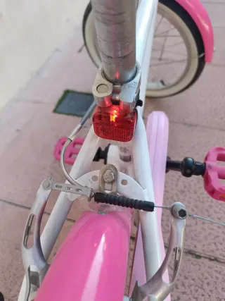 Bicicleta infantil rosa sin usar