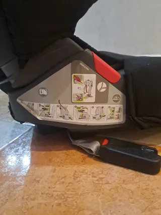 Silla coche Britax Römer negra con isofix