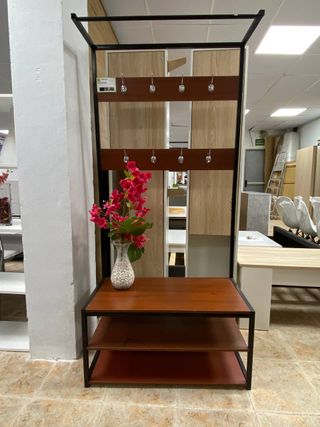 Mueble recibidor con perchero y estanterías