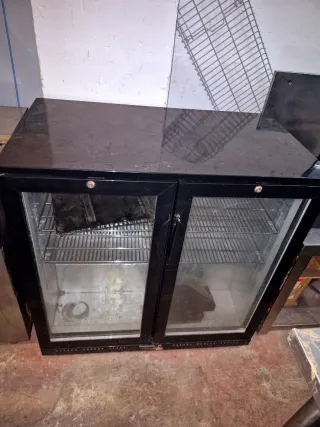 Nevera Expositora Doble Puerta Cristal