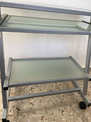 Tavolo da computer in vetro temperato, 3 ripiani e ruote