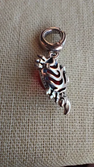 Colgante Pandora Sebastián Rojo