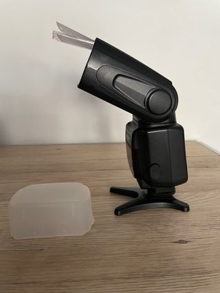 Flash Neewer Speedlight NW-561