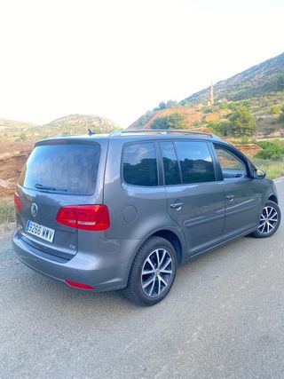Volkswagen touran 105 2011