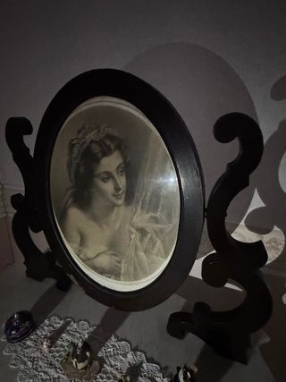 Specchio da toeletta antico con ballerina