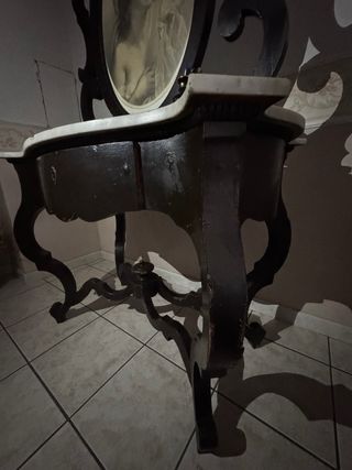 Specchio da toeletta antico con ballerina