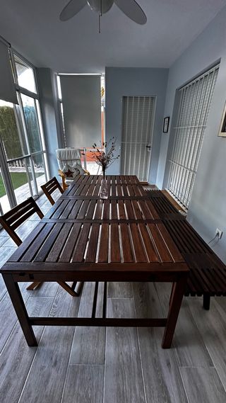 Mesa Teka + 4 Sillas + Banco Marrón