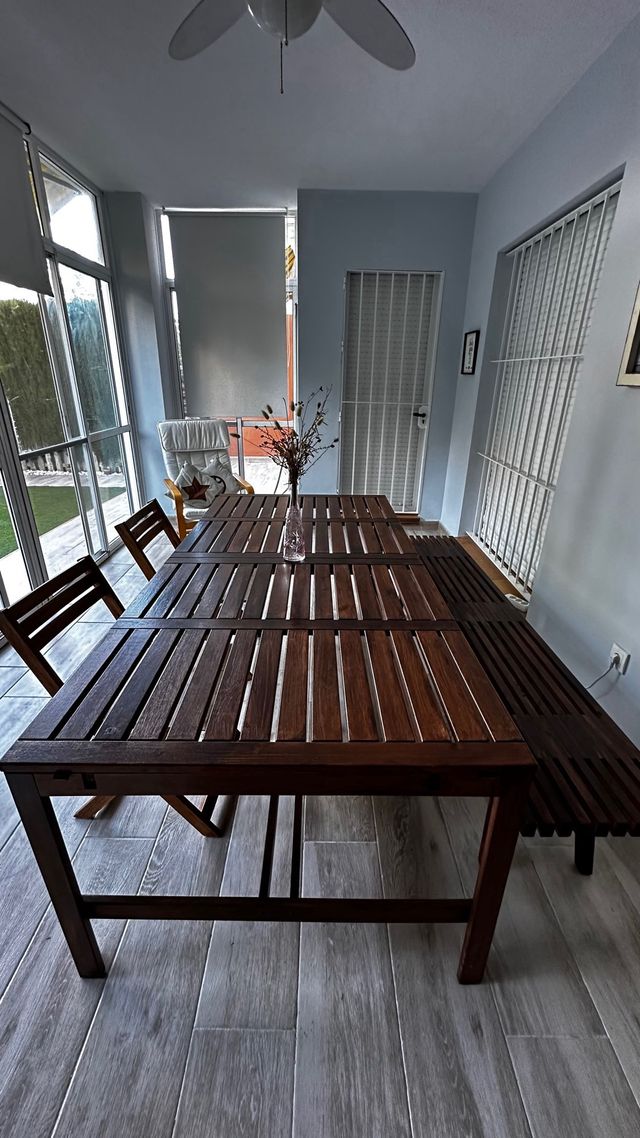 Mesa Teka + 4 Sillas + Banco Marrón