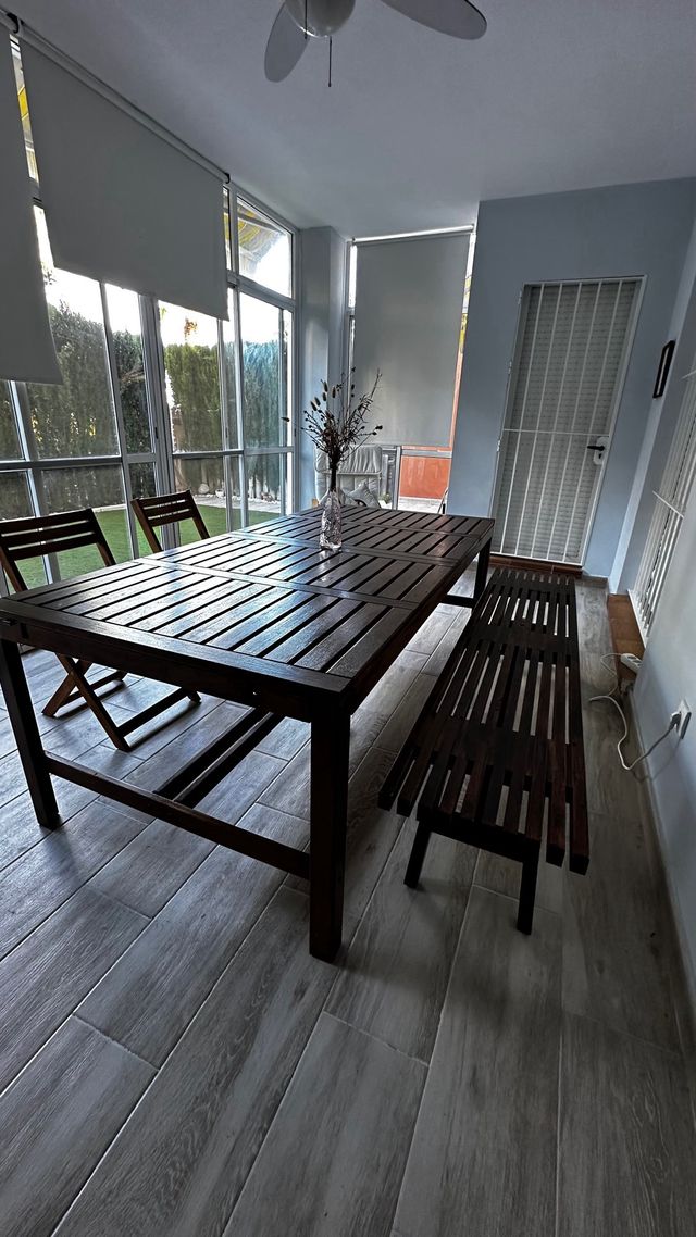 Mesa Teka + 4 Sillas + Banco Marrón