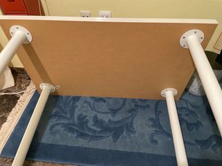 Mesa de escritorio blanca