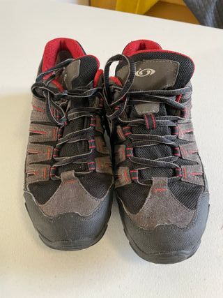 Scarpe da trekking Salomon nere e rosse