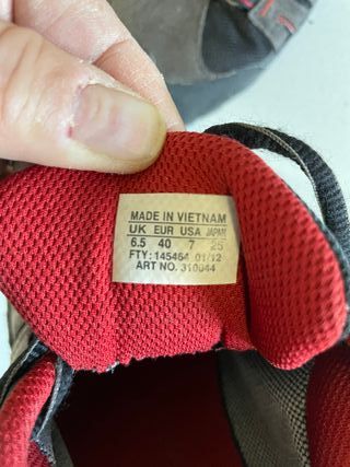 Scarpe da trekking Salomon nere e rosse