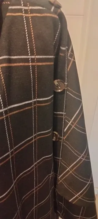 Capa elegante cuadros negro y plata