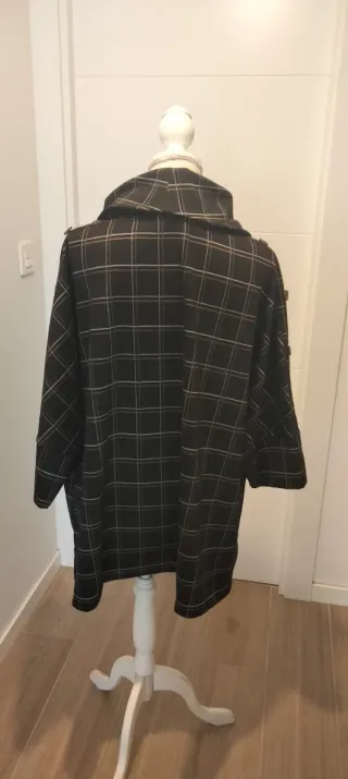 Capa elegante cuadros negro y plata