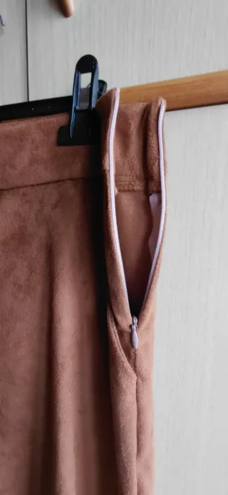 Gonna al ginocchio simil camoscio donna