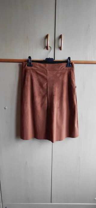 Gonna al ginocchio simil camoscio donna