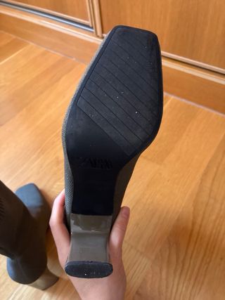 Botín Zara Caqui/verde oliva.  Talla 38