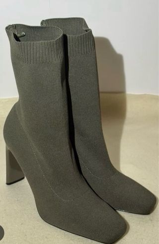 Botín Zara Caqui/verde oliva.  Talla 38