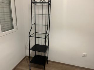 Estantería alta negra