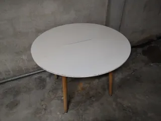 Mesa de comedor extensible blanca