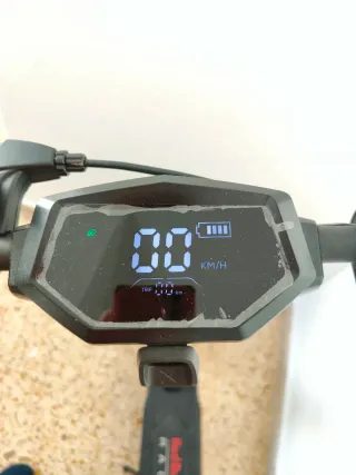 Patinete Eléctrico Red Bull Racing 10