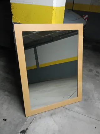 Mueble de baño y torre auxiliar madera y cristal