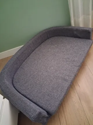 Cama para perro gris