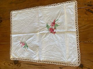 Toalha de linho bordada Brincos de Princesa