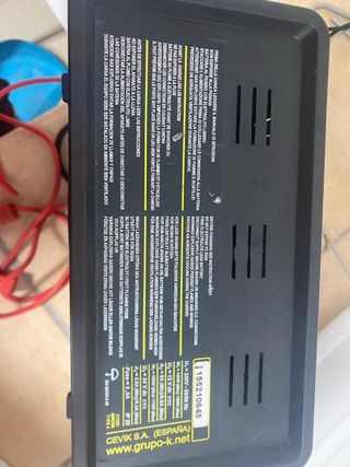 Cargador Baterías CEVIK FENIX 15 12/24V