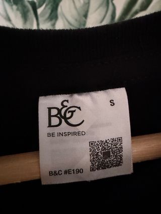 Camiseta Negra con Dibujo