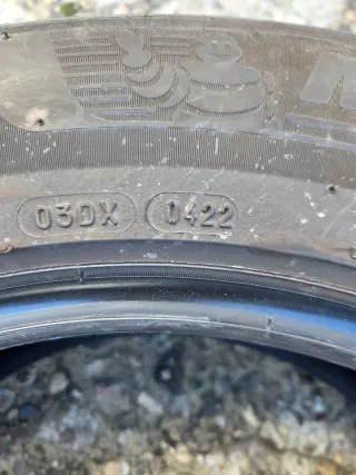 2 unidades Michelin 215/65/17/ al 80% de vida útil