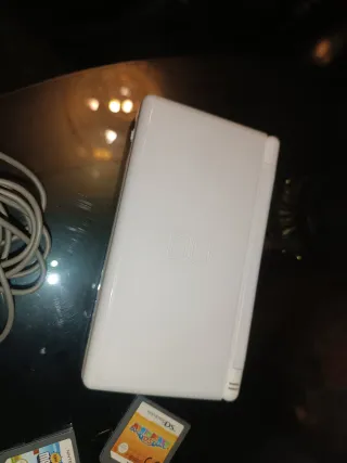 Nintendo DS Lite Blanca + 4 Juegos