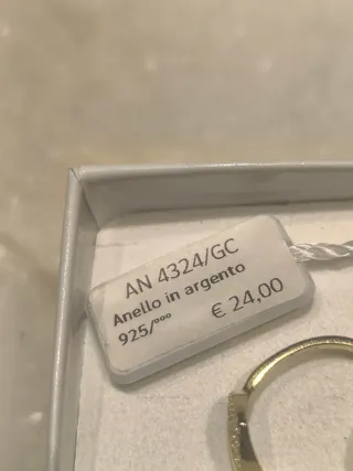 Anello in argento 925 con zirconi