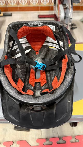 Casco Giro Feature Talla M Negro/Rojo/Azul