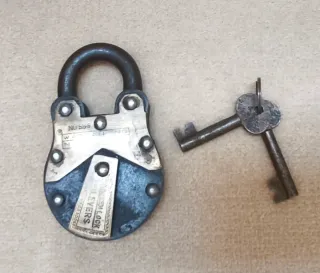 Candado antiguo Wattan & Nadeem Lock