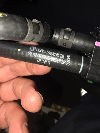 Manguera de retorno VAG 04E 122 447BQ original