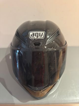 Casco de moto negro integral