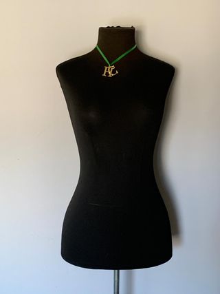Charm CH Carolina Herrera Chapado Oro