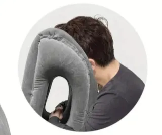 Almohada de viaje frontal negra