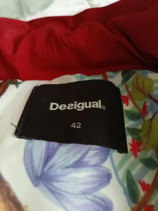 Trenca roja acolchada